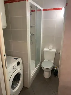 Salle de bains dans l'établissement magnifique studio à 2 mn de la mer