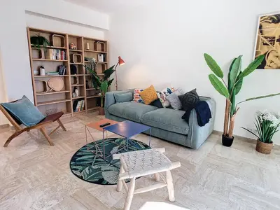 Coin salon dans l'établissement 1 bedroom Velasquez, 5 mins from Croisette 244 Cannes Riviera