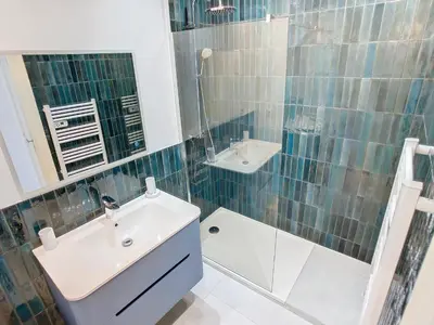 Salle de bains dans l'établissement 1 bedroom Velasquez, 5 mins from Croisette 244 Cannes Riviera