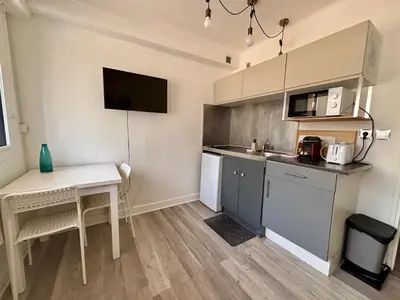 Cuisine ou kitchenette dans l'établissement Bleu Azur