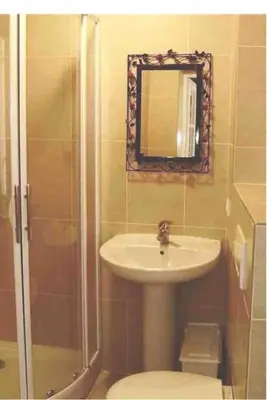 Salle de bains dans l'établissement A8 -Staywiz us - 2 BDR Duplex Remparts Heart of Old Antibes