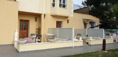 Balcon ou terrasse dans l'établissement Studio Meublé-Juan Pins-Logt2