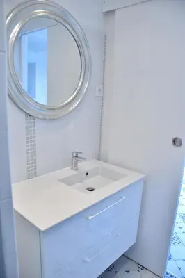 Salle de bains dans l'établissement 7 Avenue de Provence