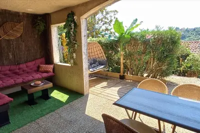 Coin salon dans l'établissement Studio Cocoon Hut