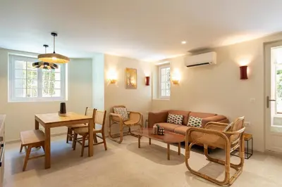 Coin salon dans l'établissement Modern Luxury Apartment 6 pax