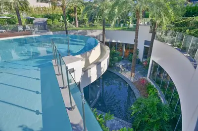 Piscine de l'établissement First Cap - Luxury 1BR with terrace in the most prestigious development of the French Riviera ou située à proximité