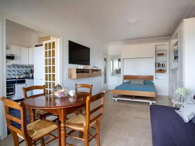 Cuisine ou kitchenette dans l'établissement Apartment le corail by Interhome