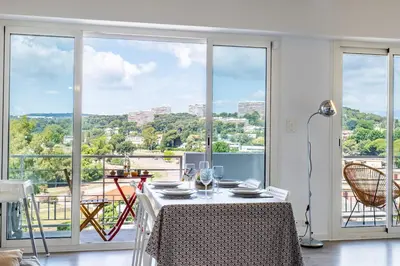 Vue générale sur la montagne ou vue sur la montagne depuis l'appartement