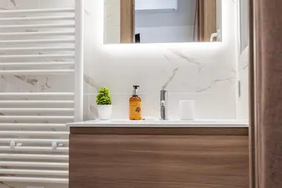 Plan de l'établissement Garden-level apartment 10-min on foot to City Center