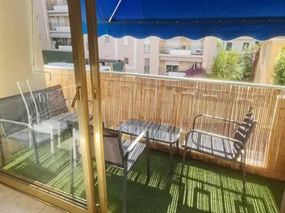 Balcon ou terrasse dans l'établissement Le Diego Suarez, 5 Pers, Climatisation, Parking, 100m des plages