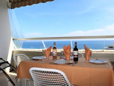 Boissons dans l'établissement Appartement 2 Pièces, 4 couchages avec terrasse et vue panoramique - FR-1-252A-112