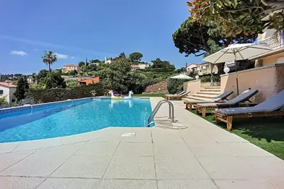 Piscine de l'établissement Villa Nostrodamo Villa with panoramic sea view ou située à proximité