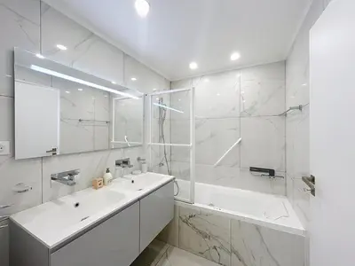 Salle de bains dans l'établissement Apartment La Palmeraie with terrace Golfe Juan