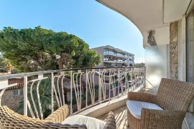 Balcon ou terrasse dans l'établissement Appartement le San Francisco bright and calm 3 bedroom flat