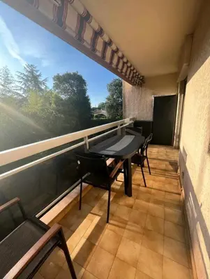 Balcon ou terrasse dans l'établissement 2 pièces proche plage + parking