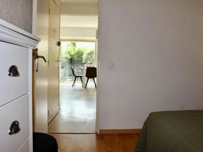 Coin salon dans l'établissement Appartement RDC à Villeneuve-Loubet - 2 Pièces, 45m², 4 Couchages, Plage à 100m - FR-1-252A-113