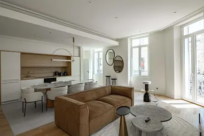 Coin salon dans l'établissement Superbe appartement 120m2 au coeur de Cannes