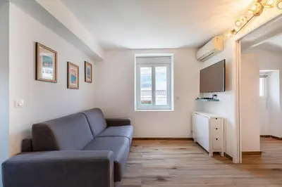 Télévision ou salle de divertissement dans l'établissement Villa Anaite Piscine privée