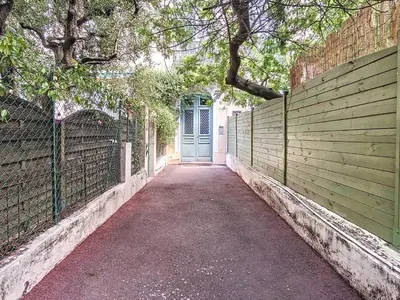 Plan de l'établissement Quality 1 bedroom rue du Canada 5 mins Croisette 208