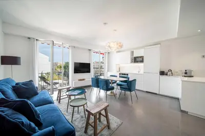 Cuisine ou kitchenette dans l'établissement Superb 55m2 apartment - Heart of Cannes - 2BR4p
