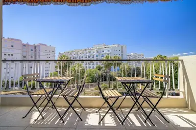 Balcon ou terrasse dans l'établissement Sublime Two bedroom apartment with Terrace