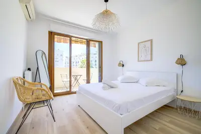 Un ou plusieurs lits dans un hébergement de l'établissement Sublime Two bedroom apartment with Terrace