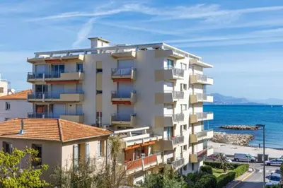 Vue générale sur la mer ou vue sur la mer prise depuis la maison de vacances