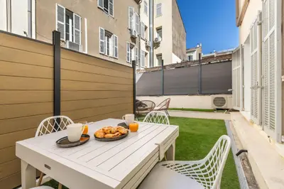 Nourriture dans l'appartement ou à proximité