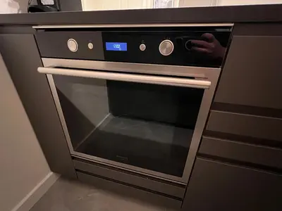 Cuisine ou kitchenette dans l'établissement Les Arènes - Cannes centre, Charmant 2 pièces récemment rénové de 45 m2 avec sa terrasse de 10 m2