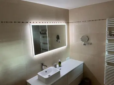 Salle de bains dans l'établissement Penthouse Cannes 100m2 avec 2 suites et terrasse 80m2