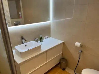 Salle de bains dans l'établissement Penthouse Cannes 100m2 avec 2 suites et terrasse 80m2