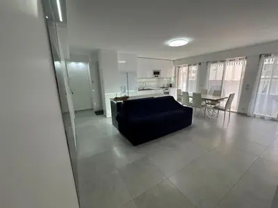 Plan de l'établissement Impeccable 3 pièces 80m2 double balcons,proche mer Juan les pins proche Cannes