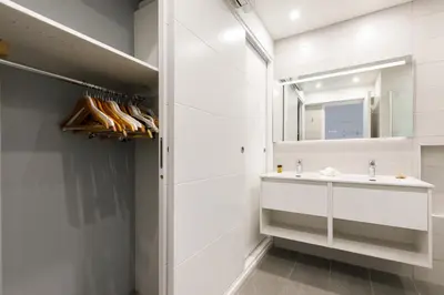 Salle de bains dans l'établissement Palm Beach 3 chambres