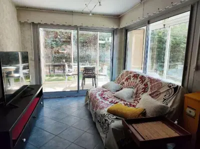 Télévision ou salle de divertissement dans l'établissement appartement rez de jardin 6 personnes cagnes sur mer 06 piscine et tennis