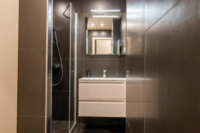 Salle de bains dans l'établissement Cozy 1-Br Apartment heart of Palm Beach district