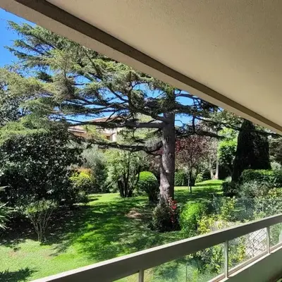 Cannes centre beau 2 pièces 50 M2 plus terrasse à 12 min plages et Palais au calme