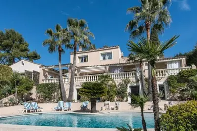 Piscine de l'établissement Dans villa spa hammam sauna piscine, 5 chambres ou située à proximité