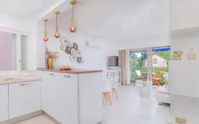 Cuisine ou kitchenette dans l'établissement Le Concorde - Charmant appt avec terrasse