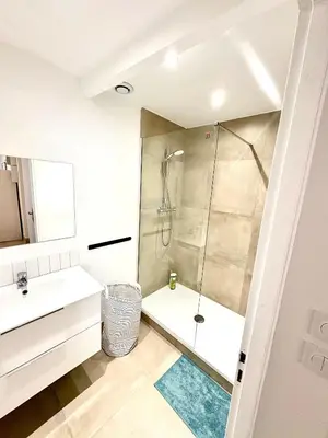 Salle de bains dans l'établissement Villa CANA