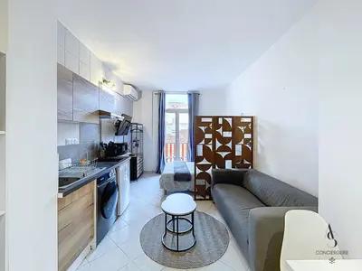 Cuisine ou kitchenette dans l'établissement L'horloge I - Studio - 15 min Palais - Cannes