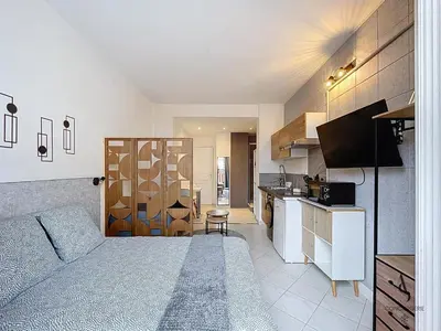 Cuisine ou kitchenette dans l'établissement L'horloge I - Studio - 15 min Palais - Cannes