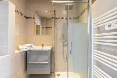 Salle de bains dans l'établissement Magnificent studio with terrace - center of Cannes