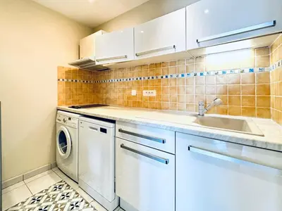 Cuisine ou kitchenette dans l'établissement Miramar - Studio Croisette - Vue Mer Panoramique