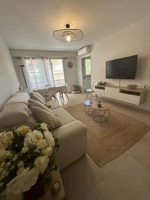 Télévision ou salle de divertissement dans l'établissement Bel appartement, sans mauvaises surprises