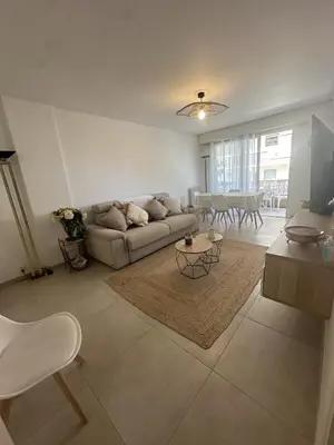 Coin salon dans l'établissement Bel appartement, sans mauvaises surprises
