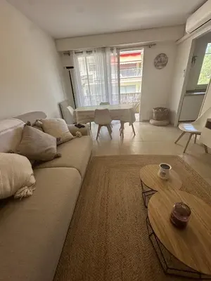 Coin salon dans l'établissement Bel appartement, sans mauvaises surprises