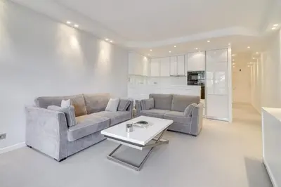 Cuisine ou kitchenette dans l'établissement Appartement calme et confortable -terrasse- Cannes
