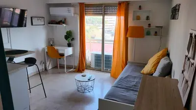 Coin salon dans l'établissement GUIGNON - Apart sunny comfort close to the Port & Station