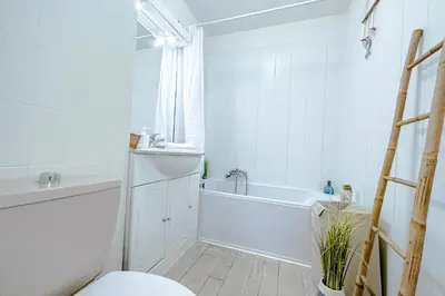 Salle de bains dans l'établissement GUIGNON - Apart sunny comfort close to the Port & Station