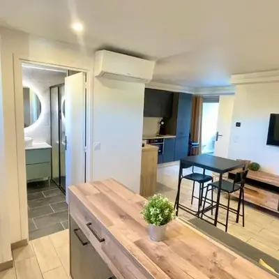 T2 moderne avec piscine